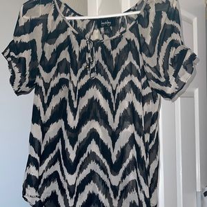 neutral blouse with slight puff sleeve